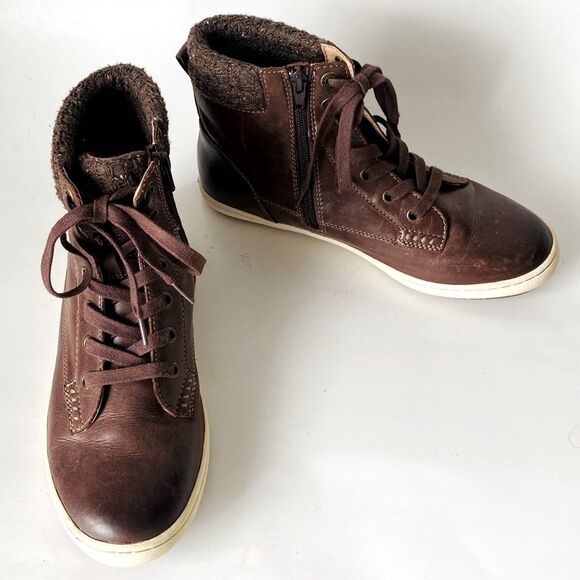 Taos Footwear Leather Respect Casual Mid Top Bootie sz 9 Casual Comfort Coastal - Picture 1 of 15